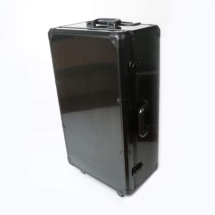 Aluminiowa obudowa z kołami
